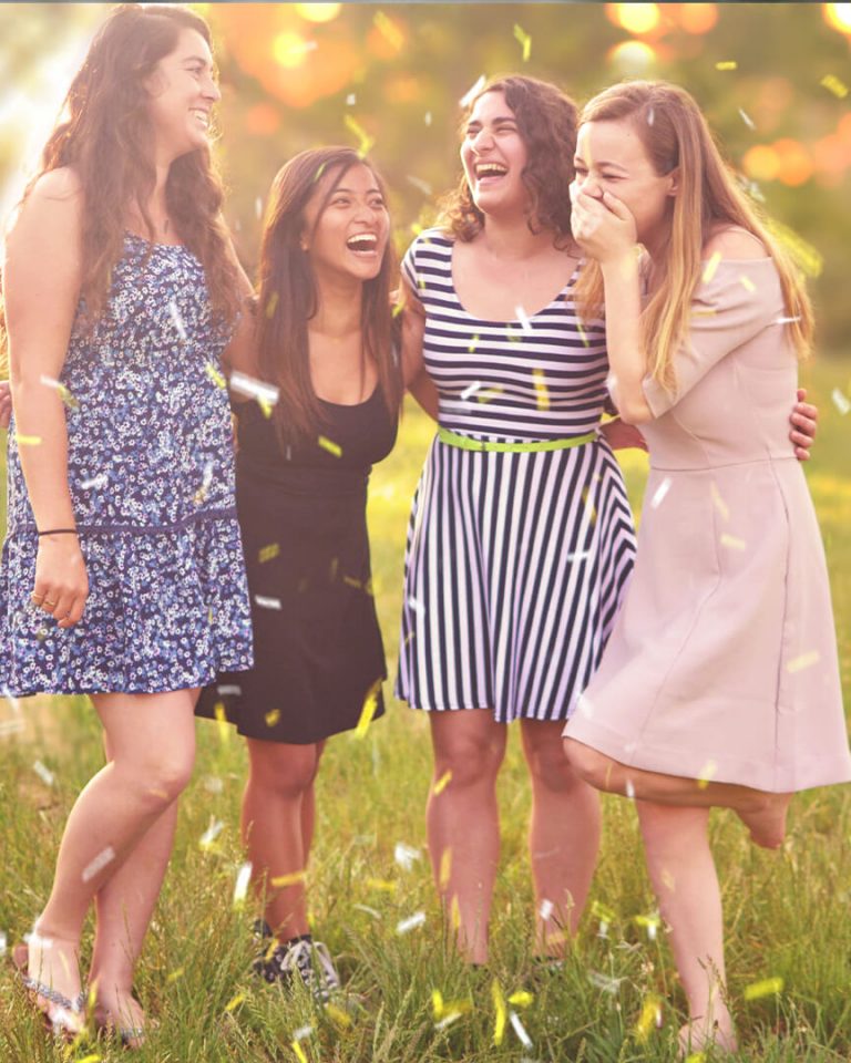 senior portraits group field confetti